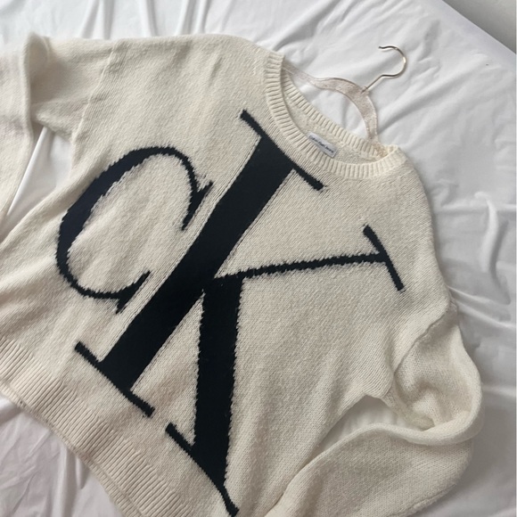 Calvin Klein Designer White sweater - Picture 5 of 12